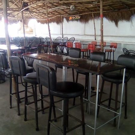 Gumleaves Hotel And Restaurant Olongapo Dış mekan fotoğraf